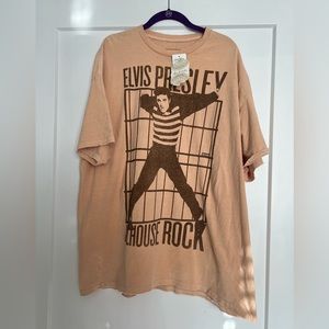 NWT Elvis Presley Graphic Tee
